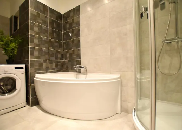 Standard By Hi5 - Close To Buda Castle *